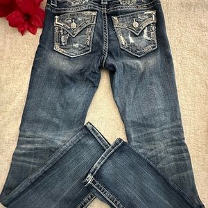 MISS ME NWOT Distressed Signature Straight Skinny Jeans by Buckle. Brand new! 🤩